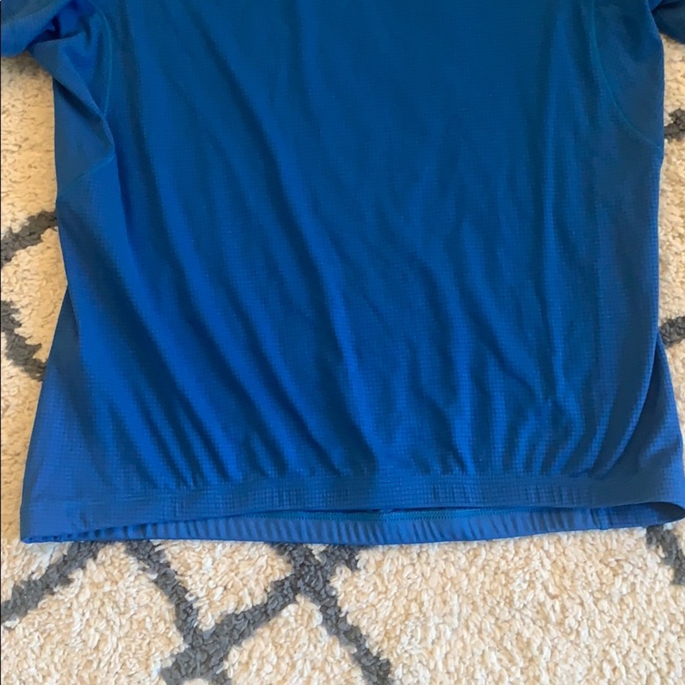 18. Hoka One One performance utility shirt - Picture 12 of 13